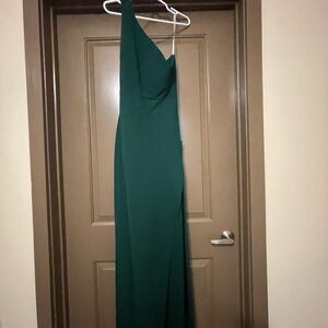 Lulu’s one shoulder full length dress: hunter green. Size: Medium.